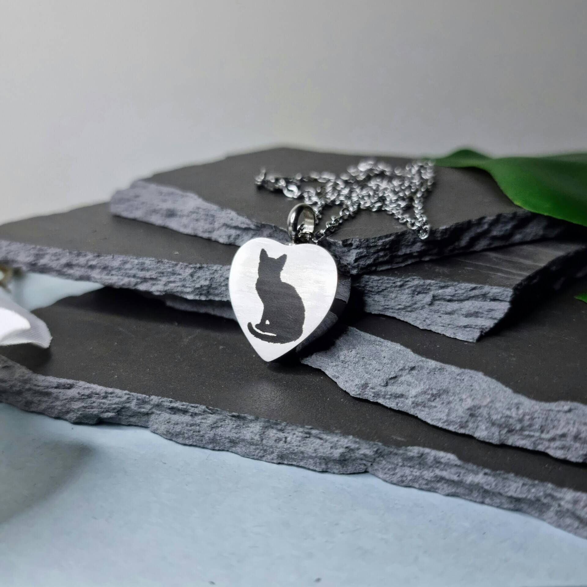 Cat / Kitten Engraved Keepsake Memorial Pendant Cat Engraved Keepsake Memorial Pendant